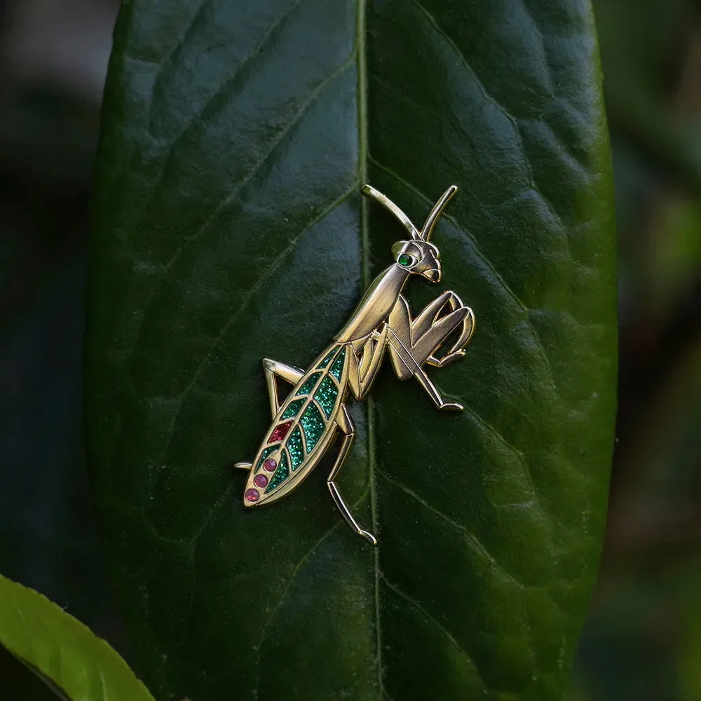 HIGH FASHION MANTIS PIN
