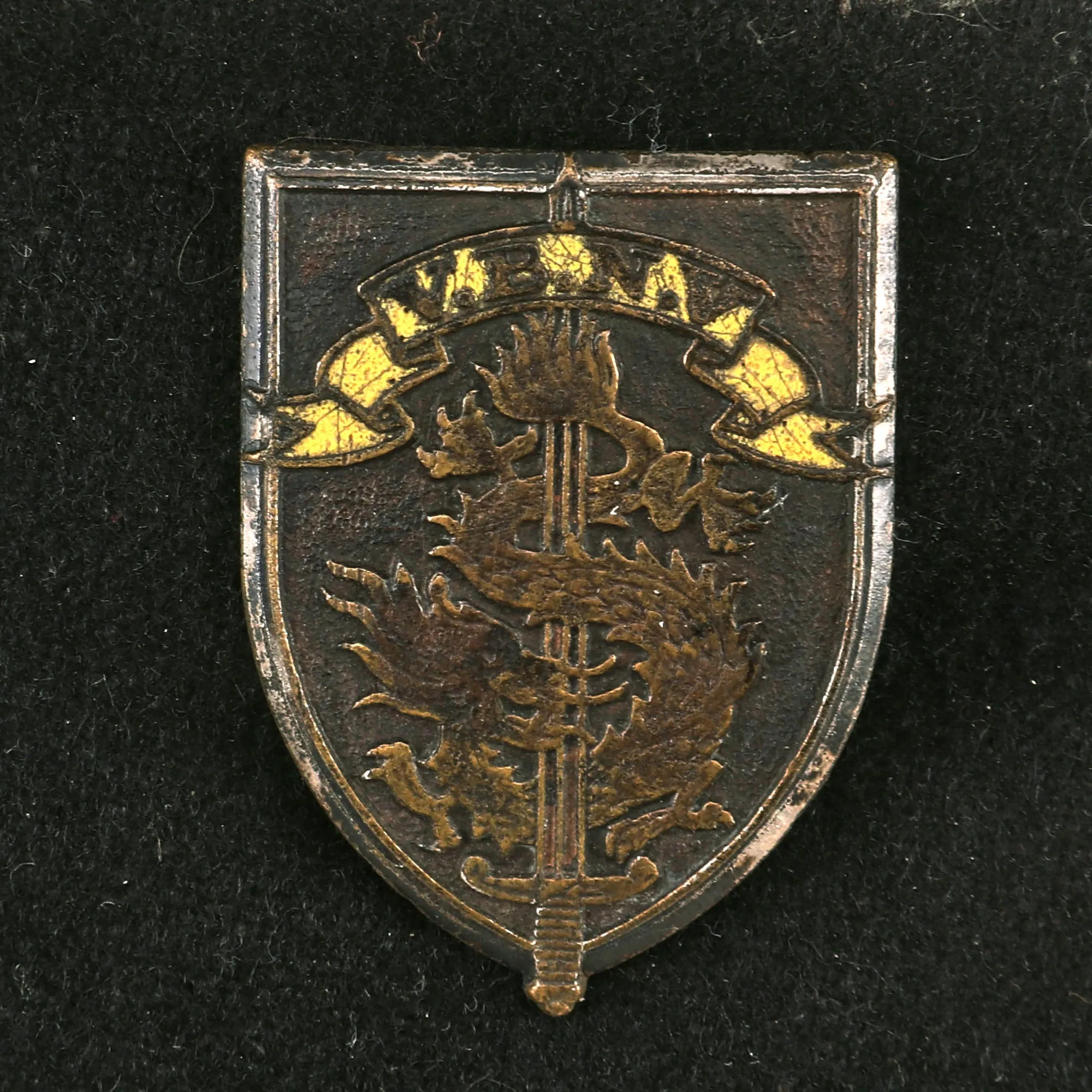 Original 1948 - 1954 South Vietnamese Nation Guard Black Beret with Badge and Foil Maker's Label