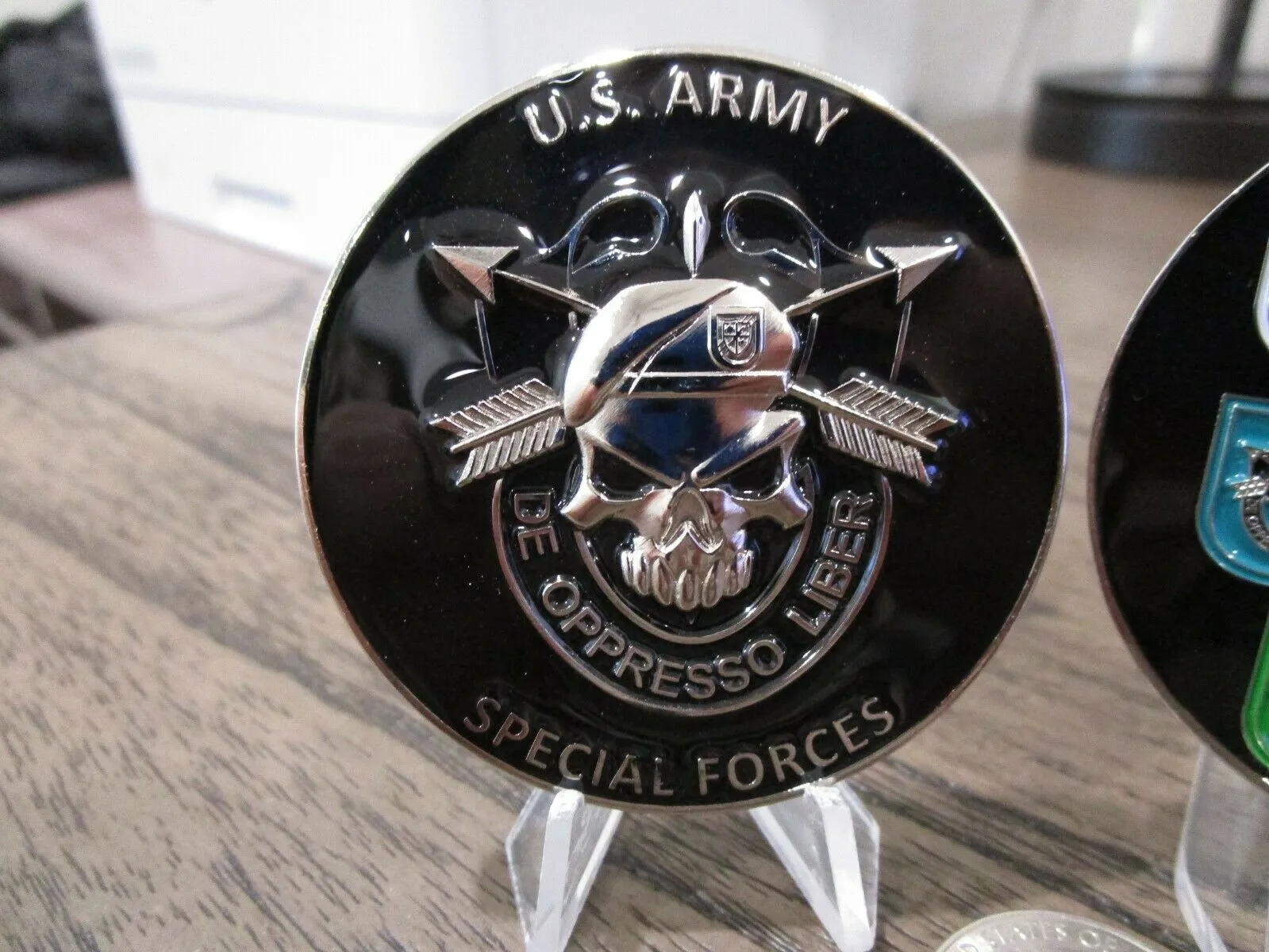 United States Army Special Forces Group Airborne Green Berets Skull Challenge Coin